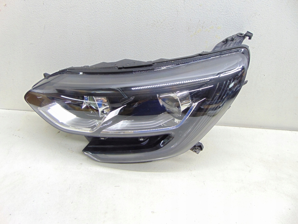 Far stânga Renault Megane IV 03.16 -