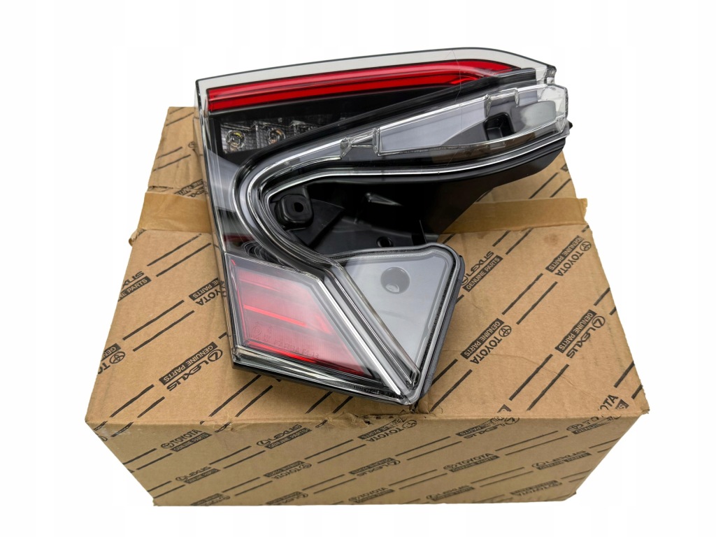 Toyota C-HR Lampa Lewa Tył w Klapę Led 16-19 Nowa Oryginał 81590-F4021 — OE 81590-F4021