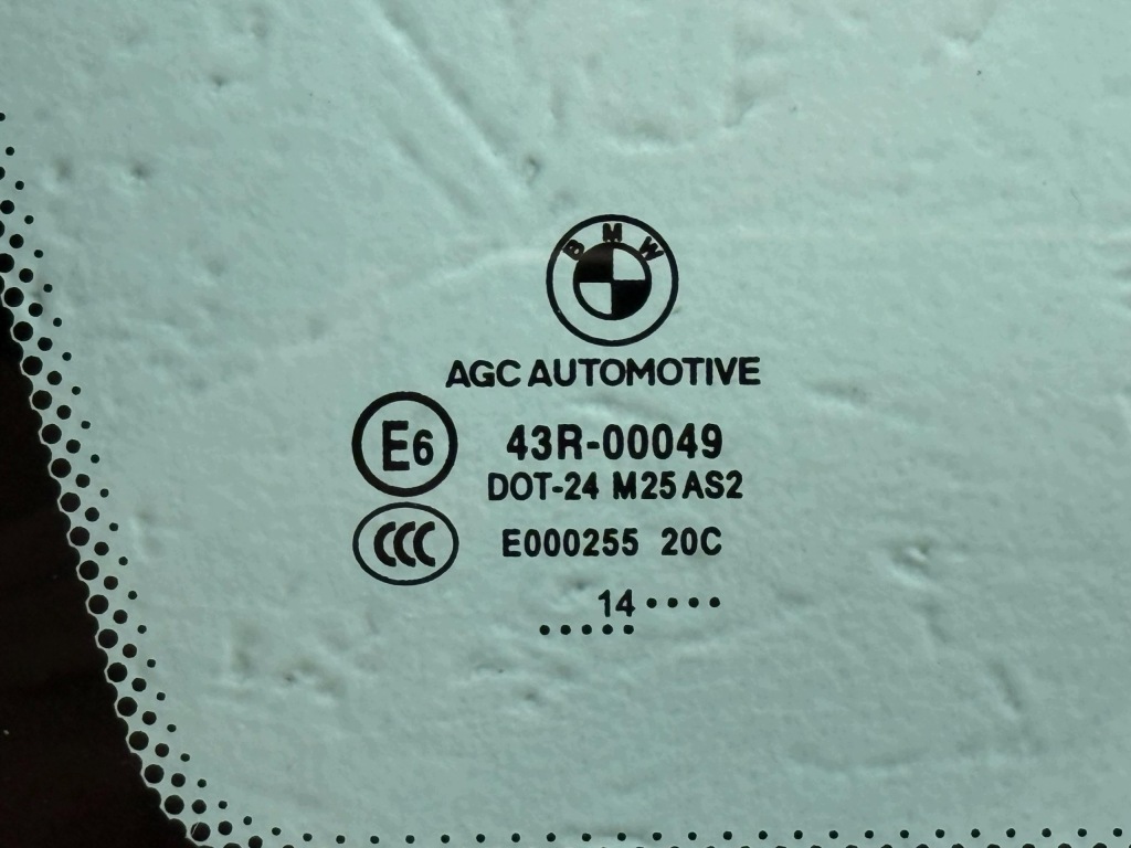 BMW 4 F36 Szyba Tylna Lewa Trójkąt AGC AUTOMOTIVE Nowa OE 7412023 — zdjęcie 4