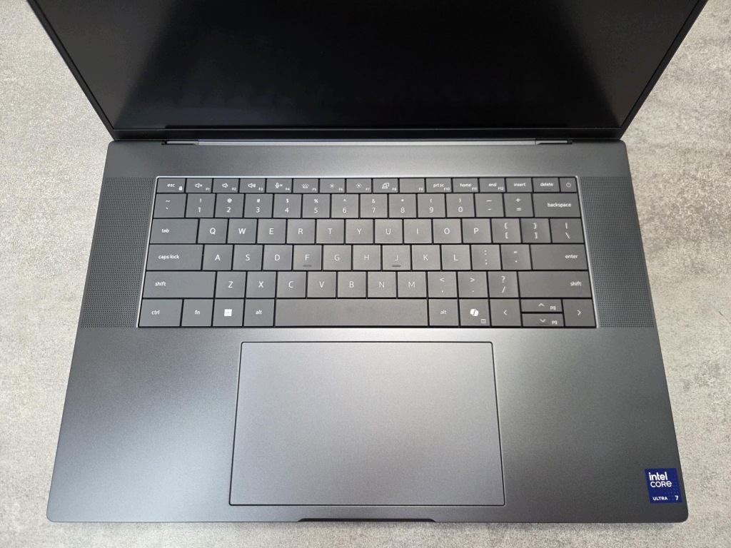 Dell Pro Max 16 Premium MA16250 Ultra 7-265H 32GB 1TB SSD FHD+ RTX PRO 3000