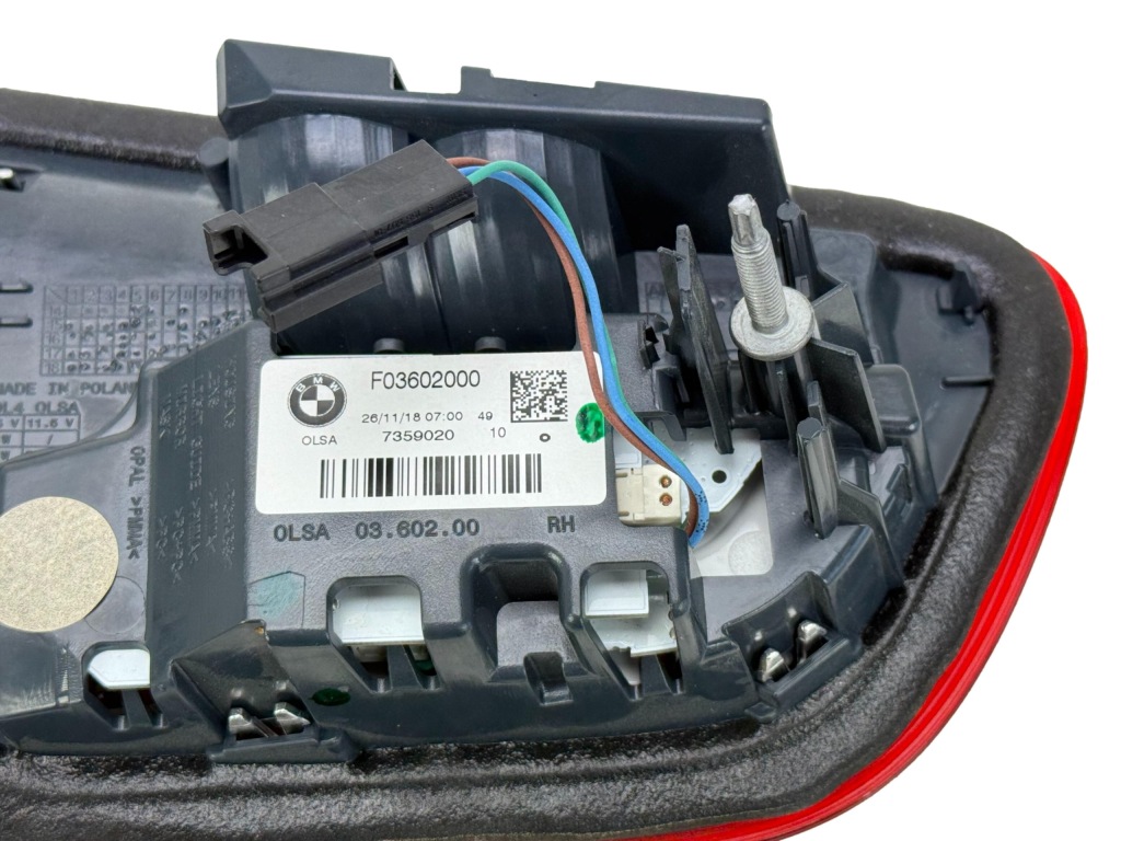 BMW 1 F20 Lci F21 Lci Lampa Tylna Prawa w Klapę OE 7359020 — zdjęcie 5