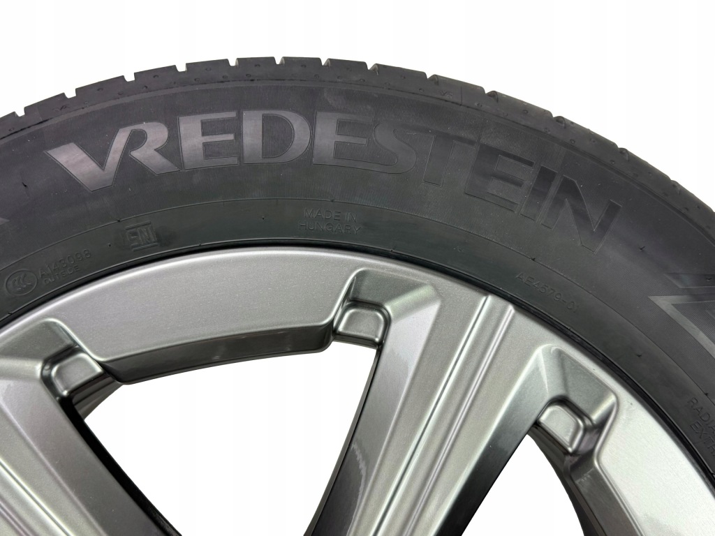 Mini Countryman U25 6898044 Koła Letnie 205/65R17 100Y Vredestein Ultrac — zdjęcie 10