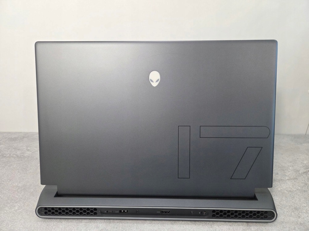 Gaming Alienware m17 R5 Ryzen 9 6900HX 32GB 1TB RTX 3070Ti FHD 165Hz Win11
