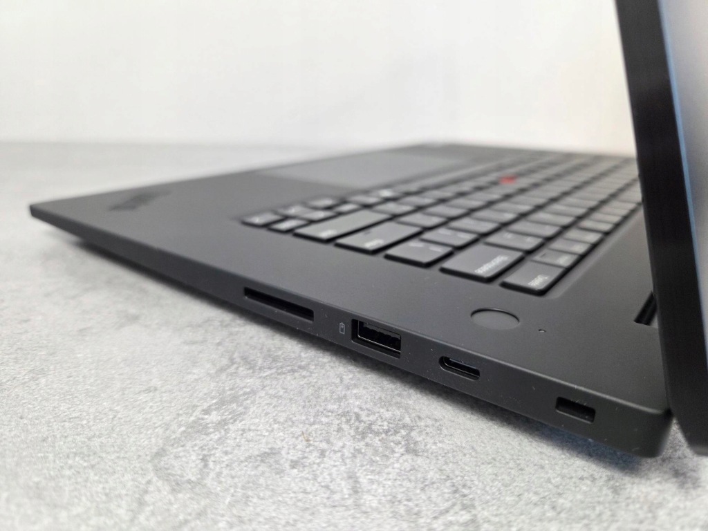 Lenovo ThinkPad P1 Gen 7 Ultra 9-185H 32GB 1TB OLED 3840x2400 RTX 3000 Ada
