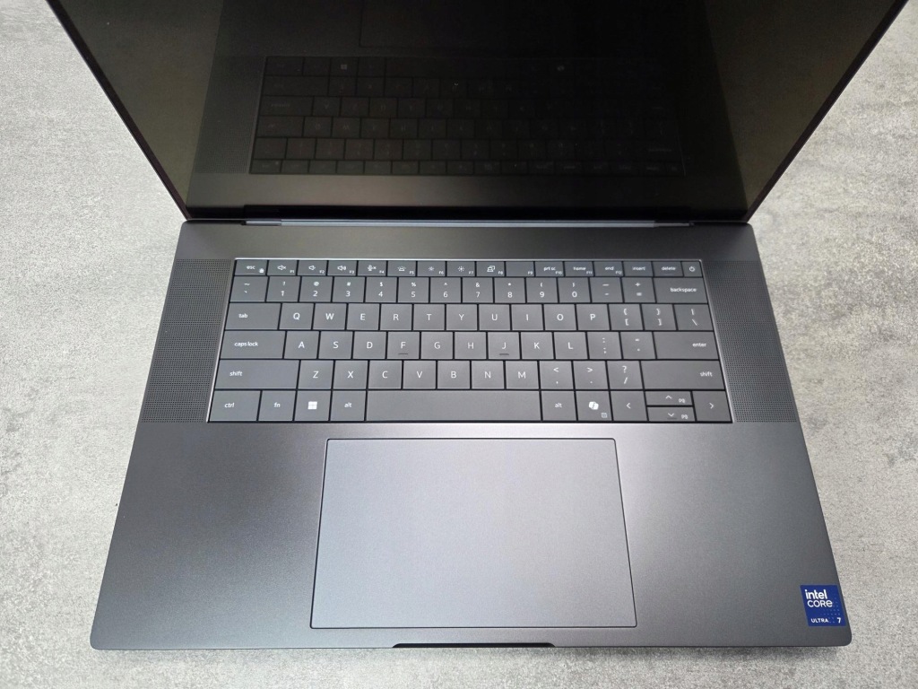 Dell Pro Max 16 Premium MA16250 Ultra 7 64GB 1,5TB OLED PRO 2000 Blackwell