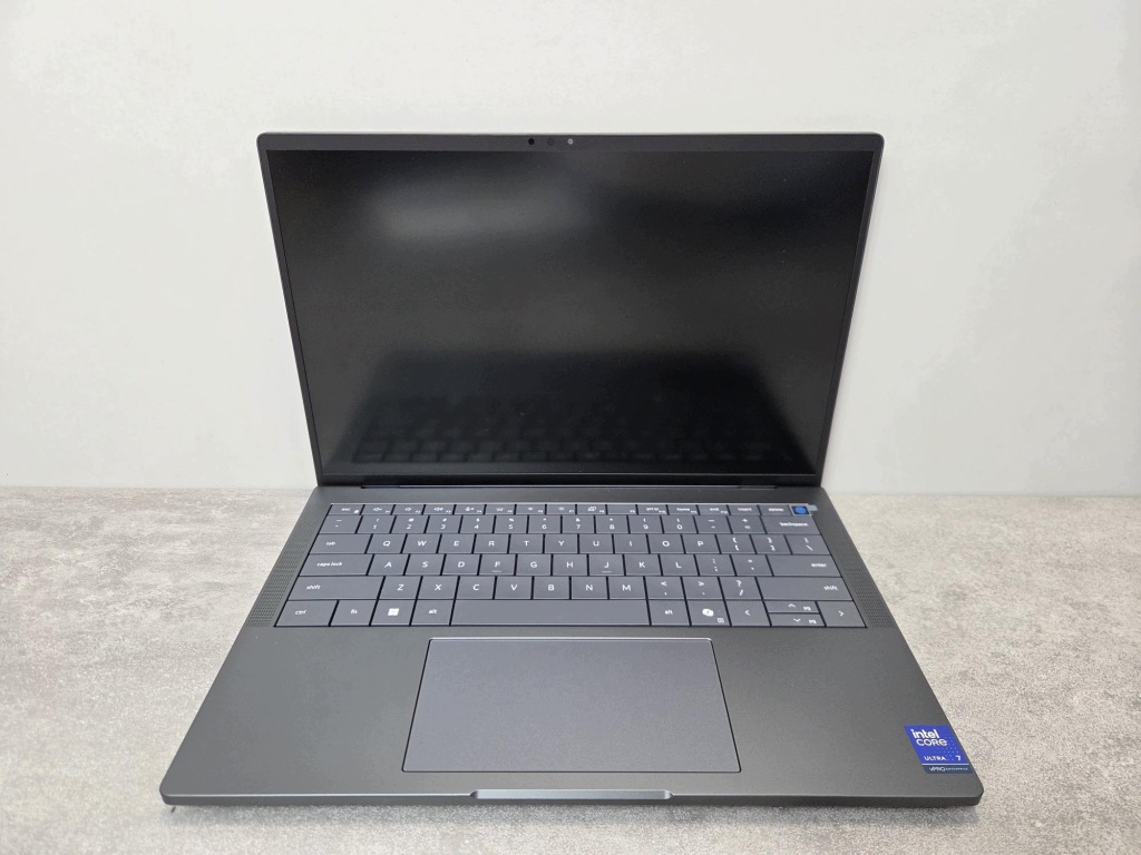 Dell Pro Max 14 Premium MA14250 Ultra 7-265H 64GB 1TB SSD OLED RTX PRO 1000