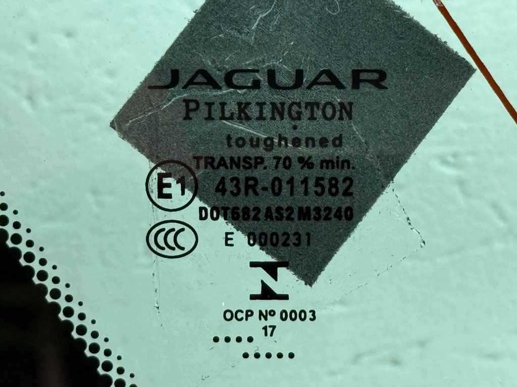 JAGUAR F-Pace X761 Szyba Tylna Lewa PILKINGTON Nowa OE T4A13422 — zdjęcie 4