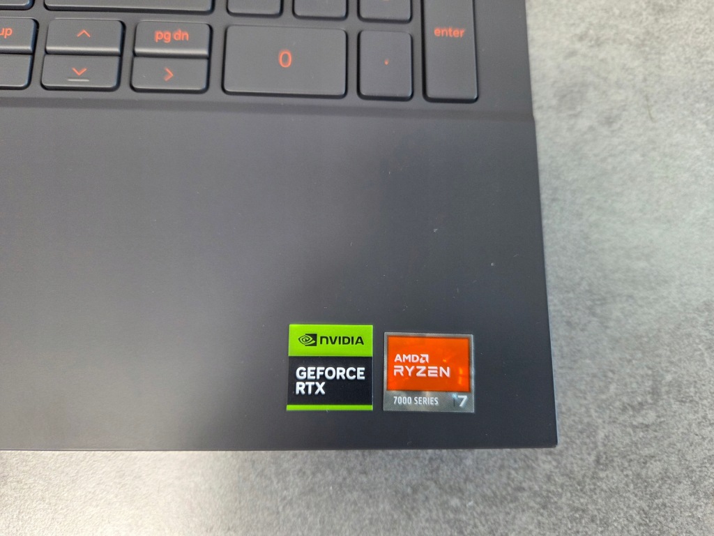 Laptop Dell Gaming G15 5535 Ryzen 7 7840HS 16GB 512SSD Win11 RTX 4050 120Hz