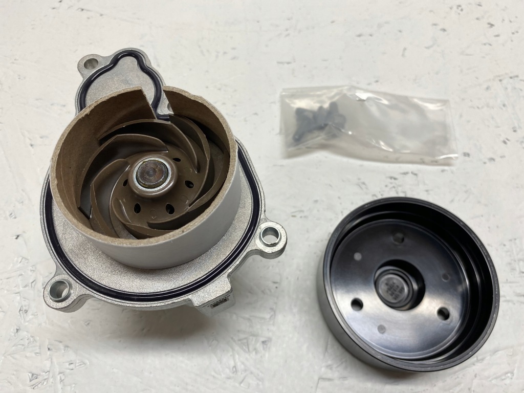 Bmw F20 F21 116d Pompa Wody 8592241 — zdjęcie 3