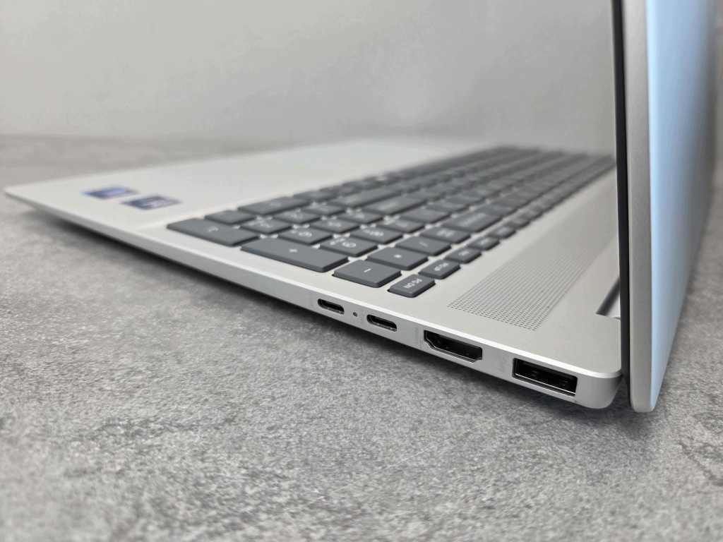 Laptop HP OmniBook 5 16 Ultra 9 285H 32GB 1TB SSD FHD Dotyk Win11Prof
