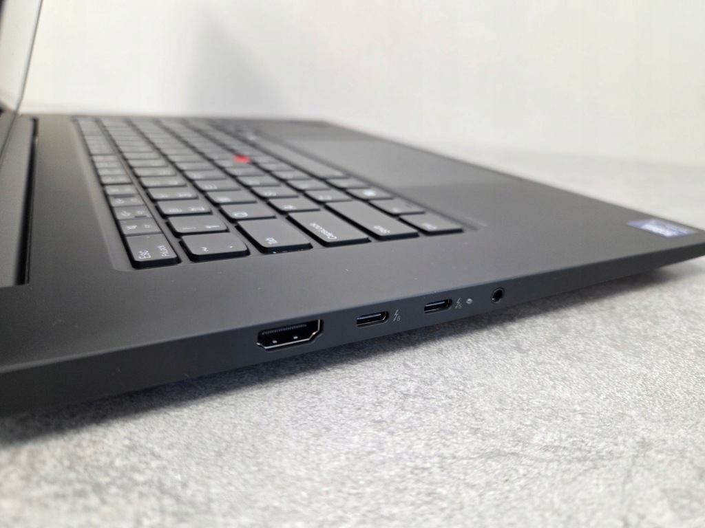 Laptop LENOVO ThinkPad P1 Gen 8 Ultra 7 255H 32GB 1TB RTX PRO 2000 WQUXGA