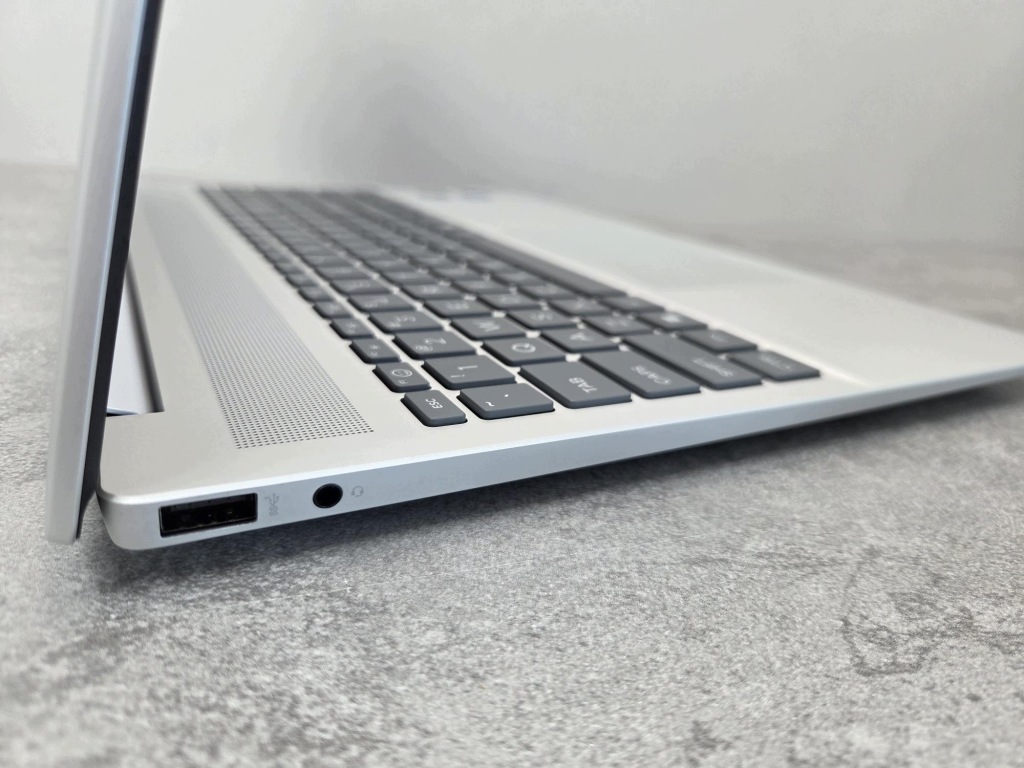 Laptop HP OmniBook 5 16 Ultra 9 285H 32GB 1TB SSD FHD Dotyk Win11Prof