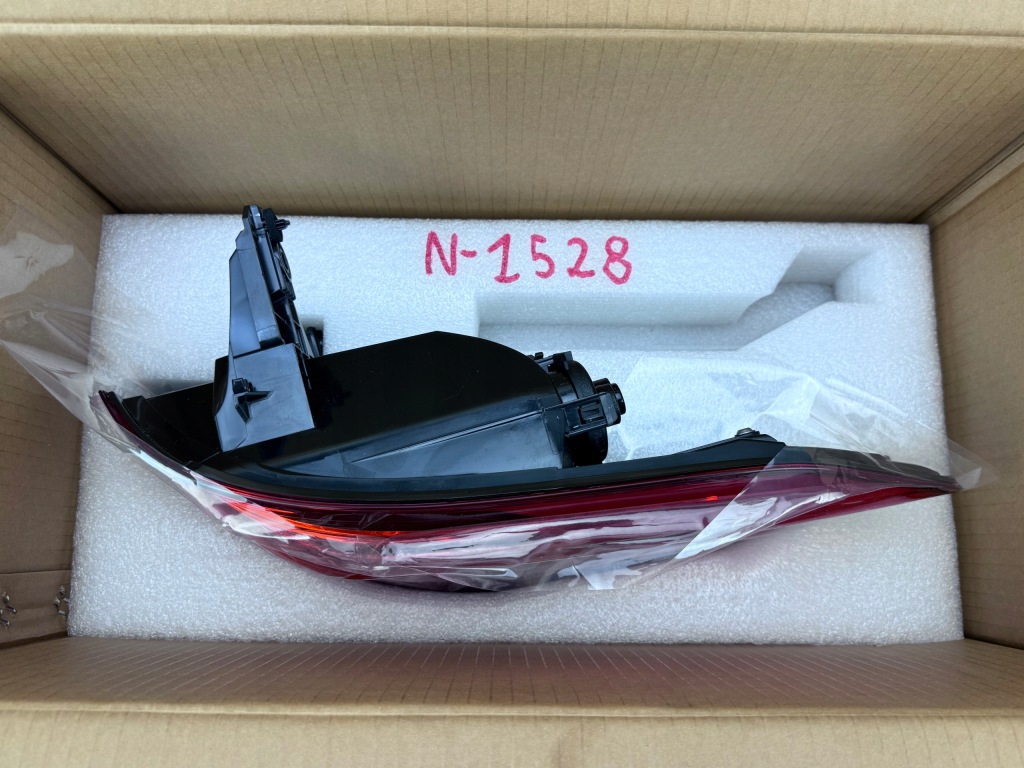 Bmw2 F46 Lci Lift Lampa Tył Tylna w błotnik Prawa 7491348 Oryginał Nowa — zdjęcie 8