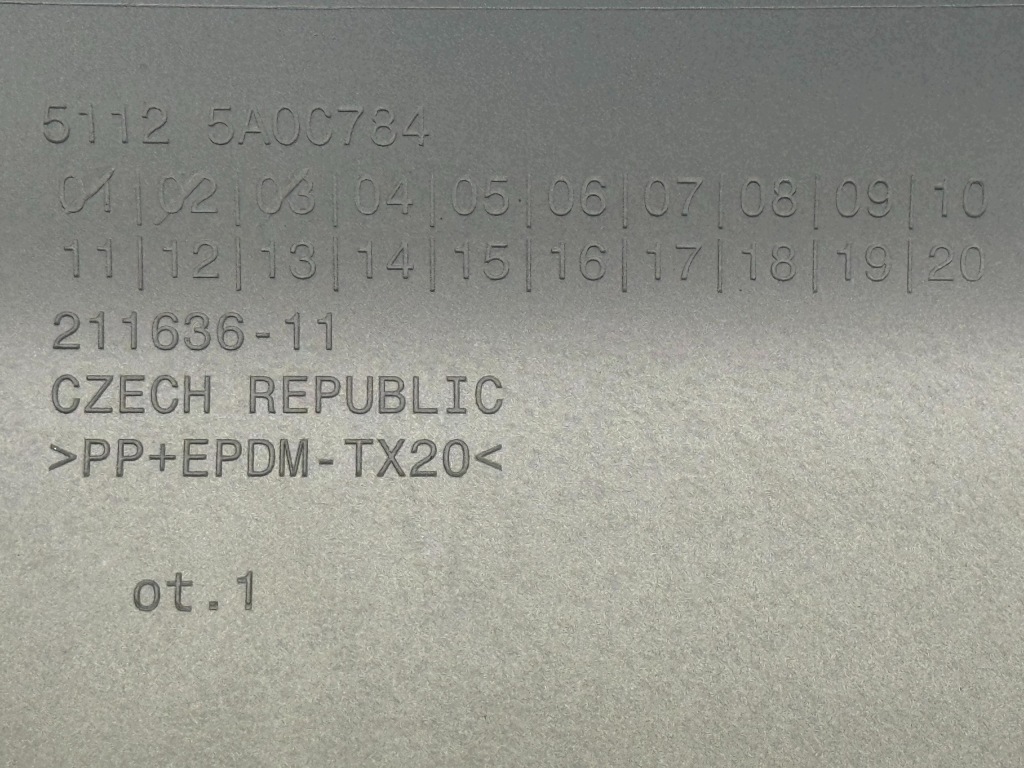 BMW iX1 U11 Dokładka Zderzaka Dyfuzor Tylny Nowy OE 5A0C784 — zdjęcie 7