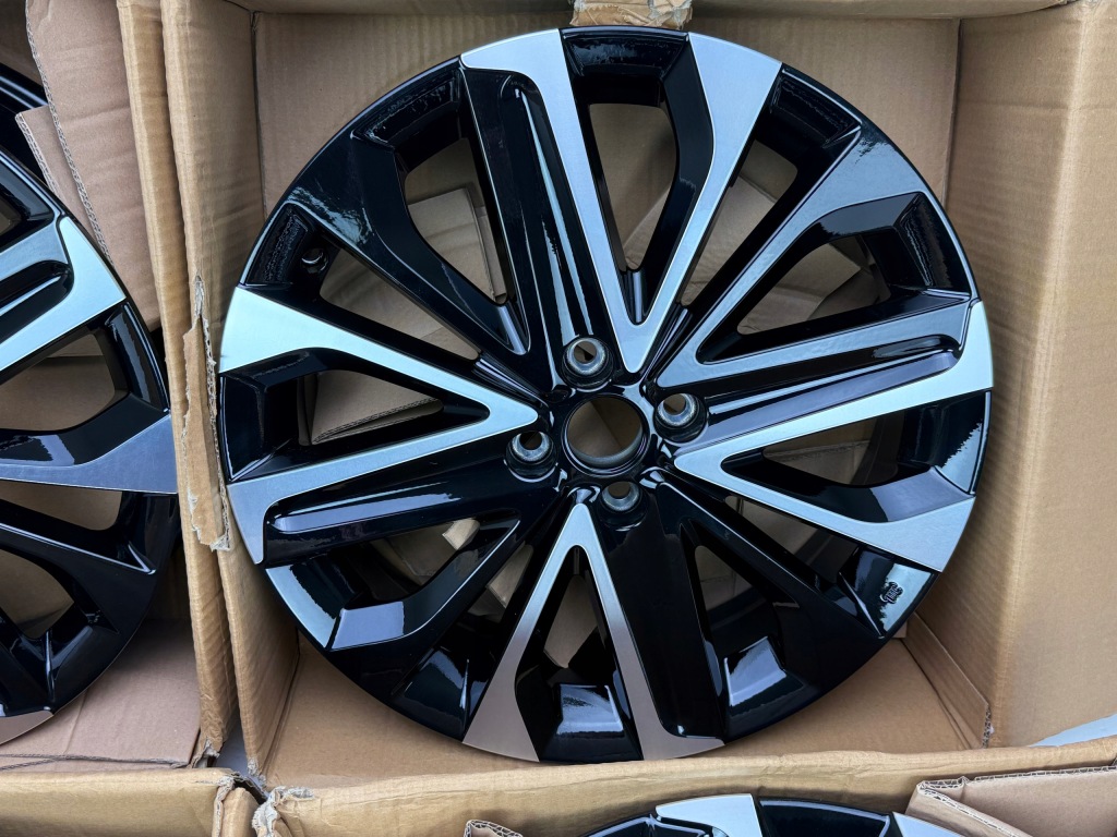 4X Felgi Toyota Aygo X Aluminiowa 5Jx18 ET40 4x100 PW4570H014MB Nowe — zdjęcie 4