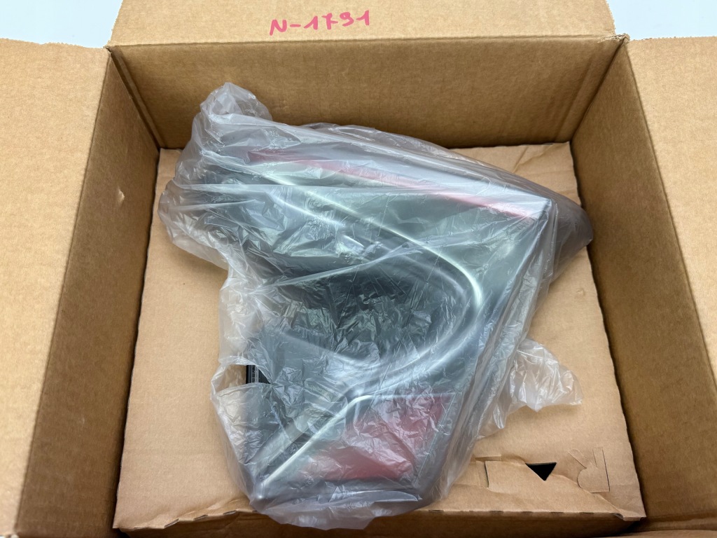 Toyota C-HR Lampa Prawa Tył w Klapę Led 16-19 Nowa Oryginał 81580-F4021 — zdjęcie 6