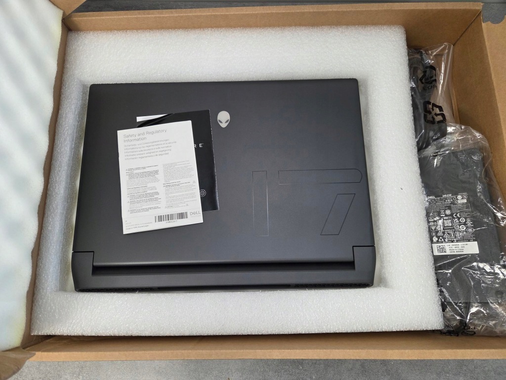 Gaming Alienware m17 R5 Ryzen 9 6900HX 32GB 1TB RTX 3070Ti FHD 165Hz Win11