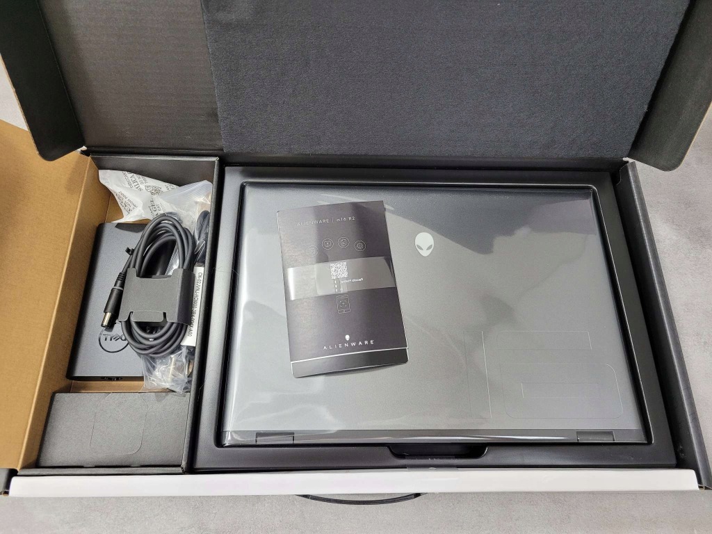 Gaming Alienware m16 R2 Core Ultra 7 155H 32GB 1TB QHD+ 240Hz RTX4070 Win11