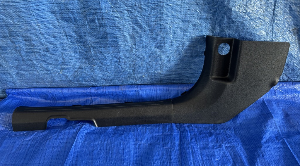 Capac prag stânga KIA SPORTAGE V 85825-R2000 85871-R2000