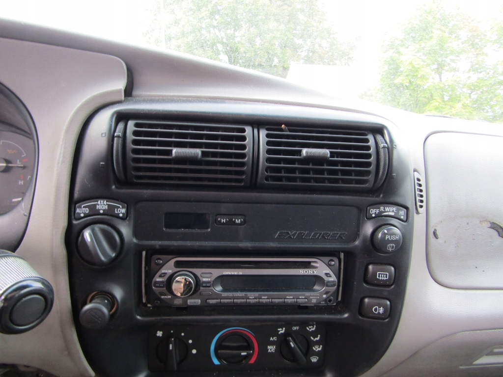 FORD EXPLORER II Radio