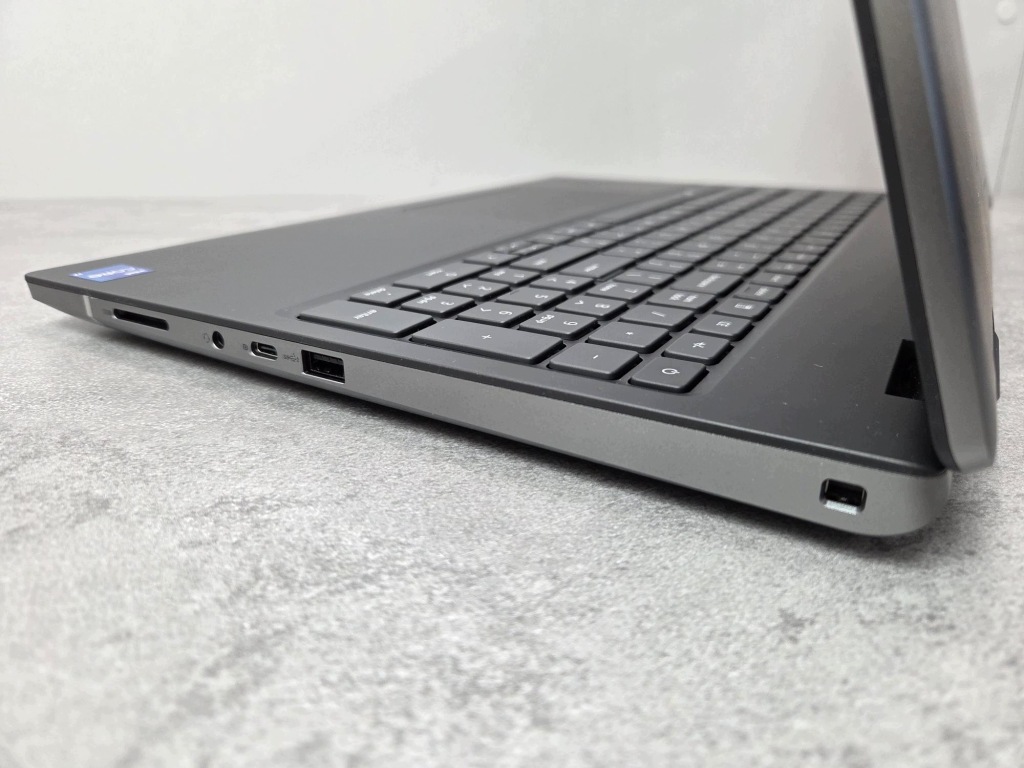 Stacja robocza Dell Precision 16 7680 i7 32GB 512 FHD+ RTX 2000 Ada 11Prof
