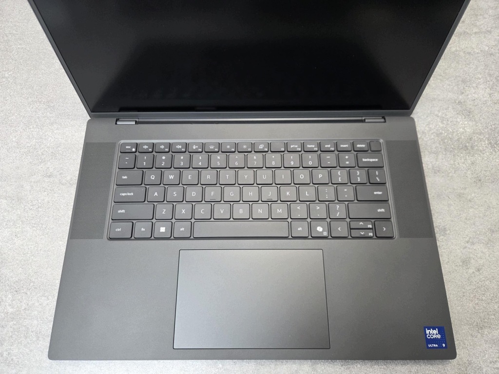 Laptop Dell Precision 5690 Ultra 9 185H 64GB 2TB RTX 4090 FHD+ 11Prof