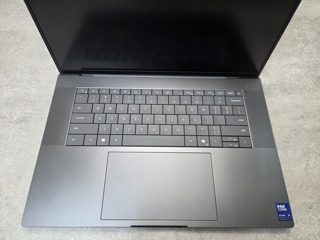 Dell Pro Max 16 Premium MA16250 Ultra 9-285H 64GB 1TB SSD FHD+ RTX PRO 2000