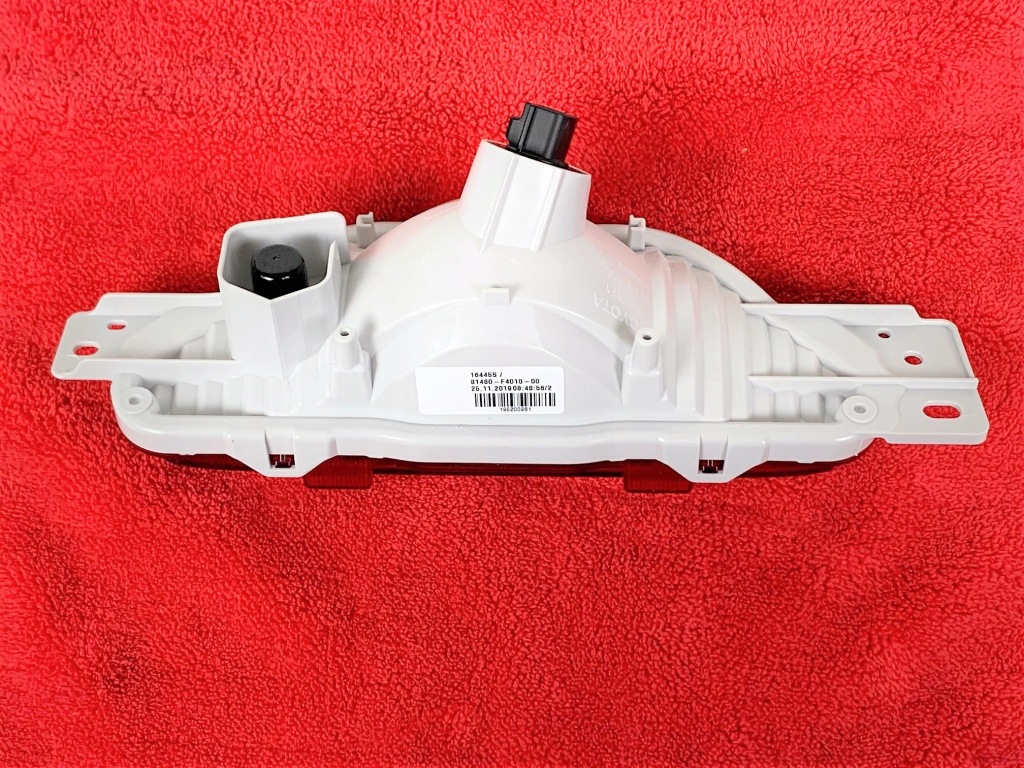 Toyota C-HR Lampa Przeciwmgielna Tył 81480-F4010 — zdjęcie 6