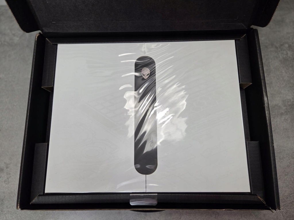 Gaming Alienware x16 R2 Ultra 9 185H 32GB 1TB SSD RTX 4070 QHD+ 240Hz 11Pro