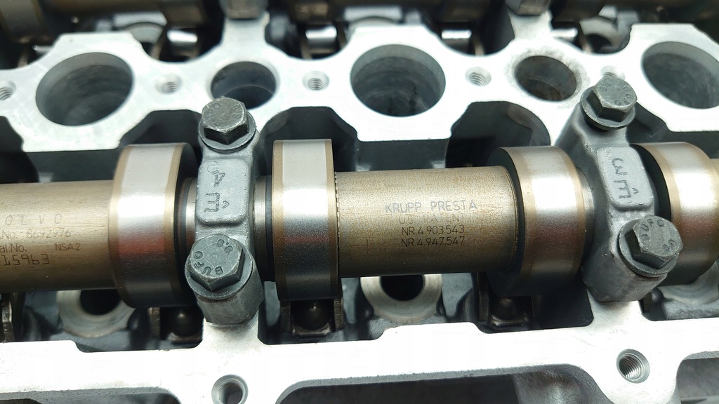 Order an Cylinder head volvo s60, v70, s80, xc70, xc90 2.4