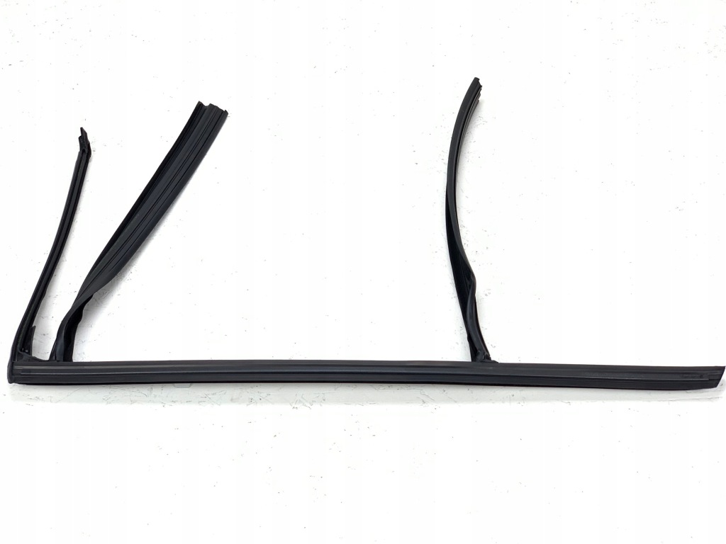 Bmw 1 F40 Uszczelka Szyby Prawy Tył 7452350 — zdjęcie 2