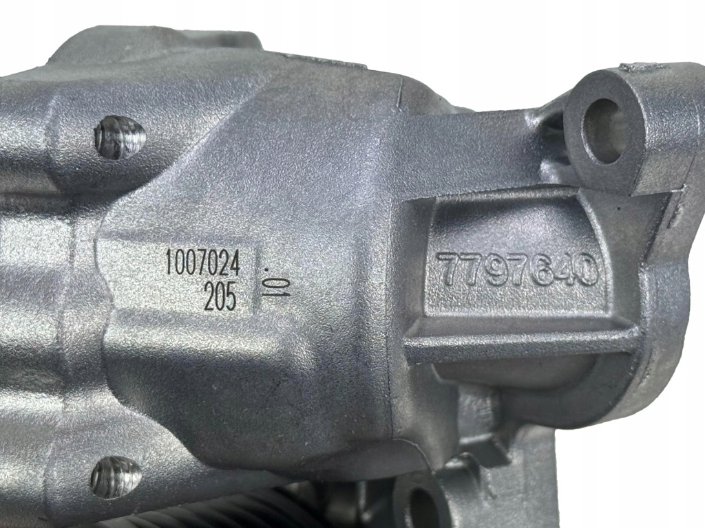 BMW E60 E81 E84 E88 E90 N47 Pompa Płynu Chłodzącego Wody Nowa OE 7807311 — zdjęcie 5