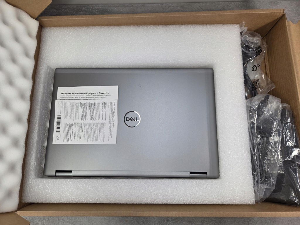 Dell Precision 7780 i7-13850HX 32GB 512 SSD FHD RTX 2000 Ada Win11Pro 3YR