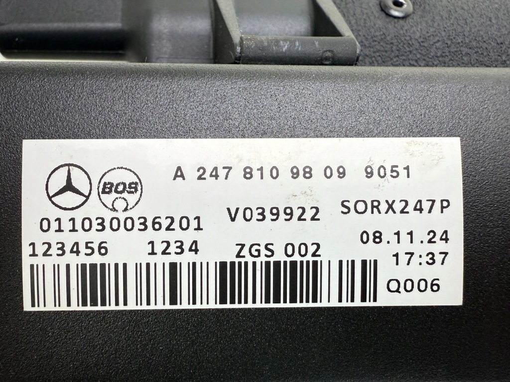 Mercedes GLB X247 Rolety Bagażnika OE A24781098099051 — zdjęcie 3