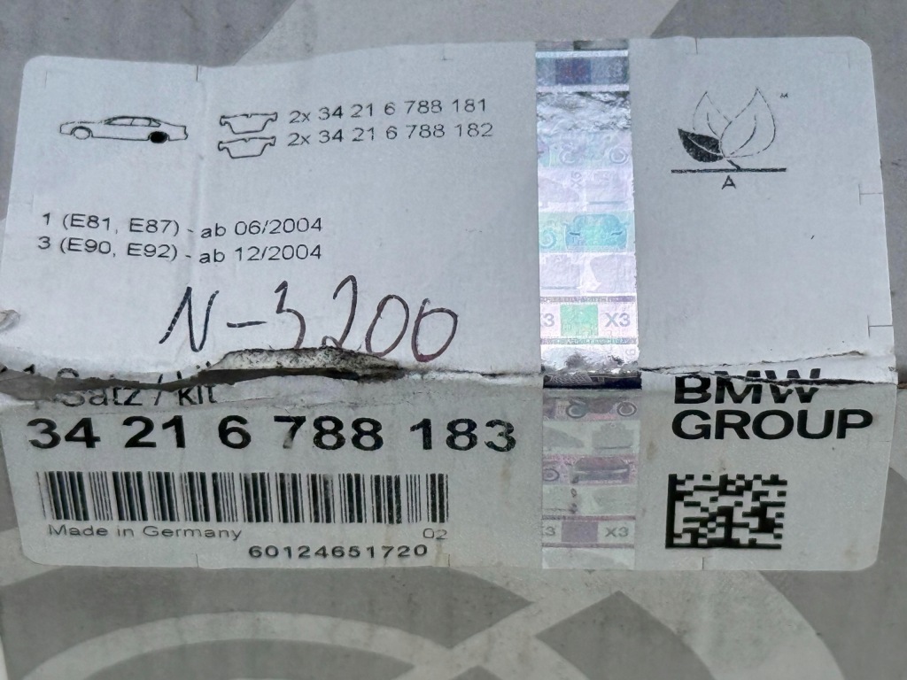 BMW E81 E87 E90 E92 Klocki Hamulcowe Tylne z Czujnikiem Nowe OE 2413041 — zdjęcie 8