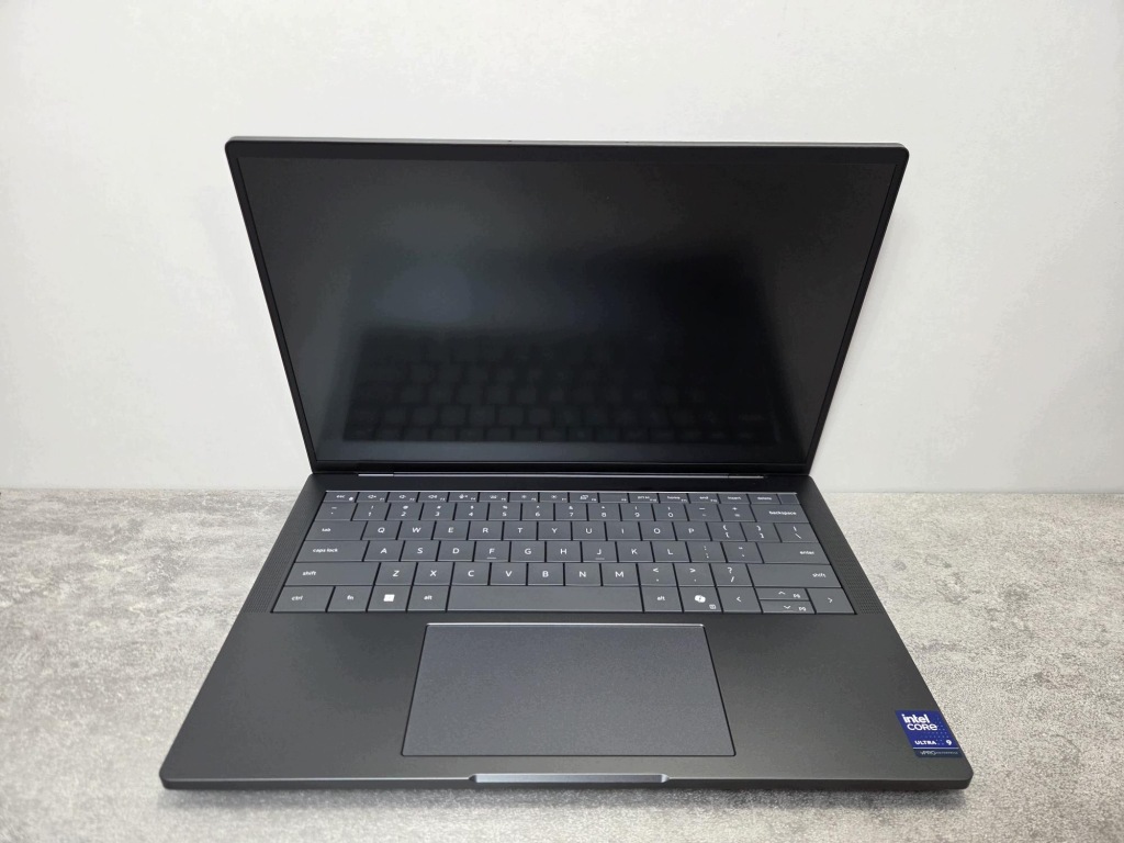 Dell Pro Max 14 Premium MA14250 Ultra 9-285H 64GB 2TB PRO 2000 Blackwell