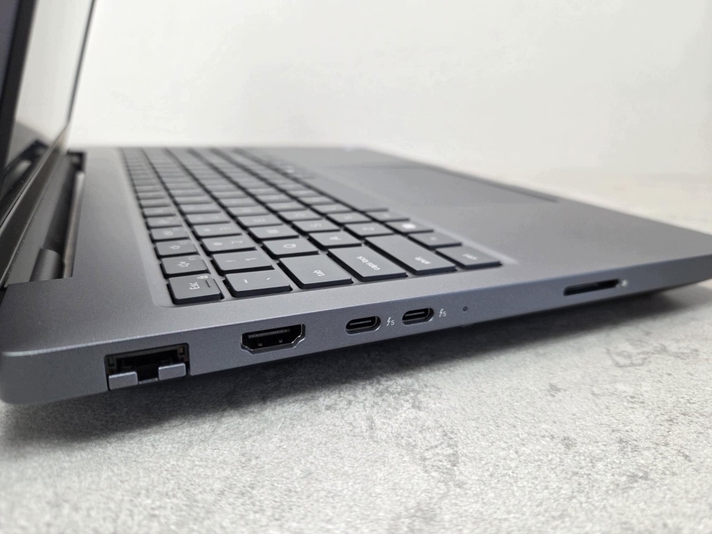 Dell Pro Max 16 Plus MB16250 16.3 Ultra 5 245HX 32GB 512SSD FHD+ 120Hz