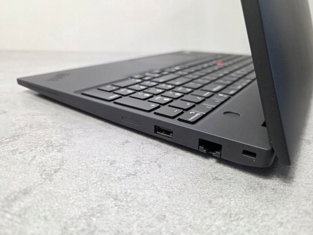 Lenovo ThinkPad P16s Gen 4 Ryzen AI 7 PRO 350 32GB 512 WUXGA 100% sRGB