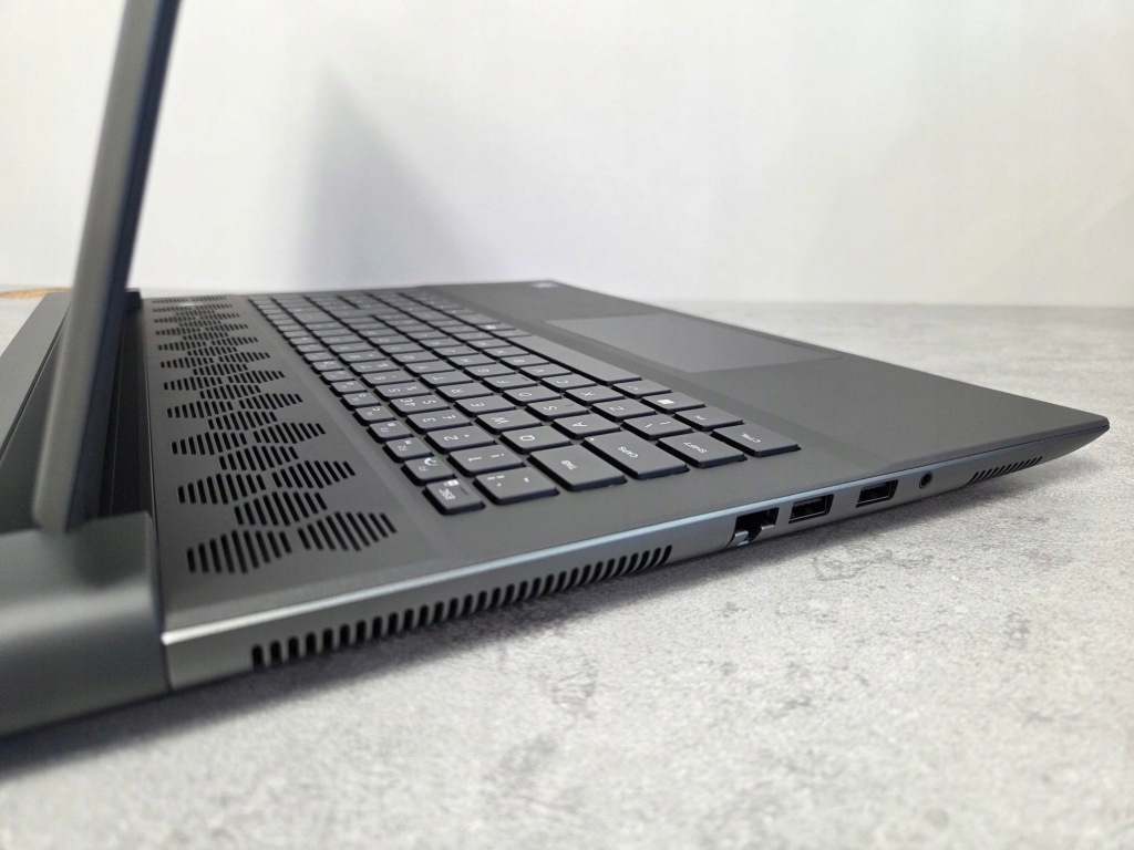 Alienware m18 R2 i9-14900HX 64GB 2TB SSD RTX 4080 QHD+ 165Hz Win11