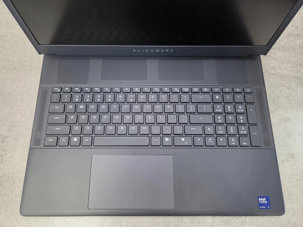 Dell Alienware 18 Area-51 Ultra 9 275HX 32GB 1TB RTX 5080 300Hz Win11