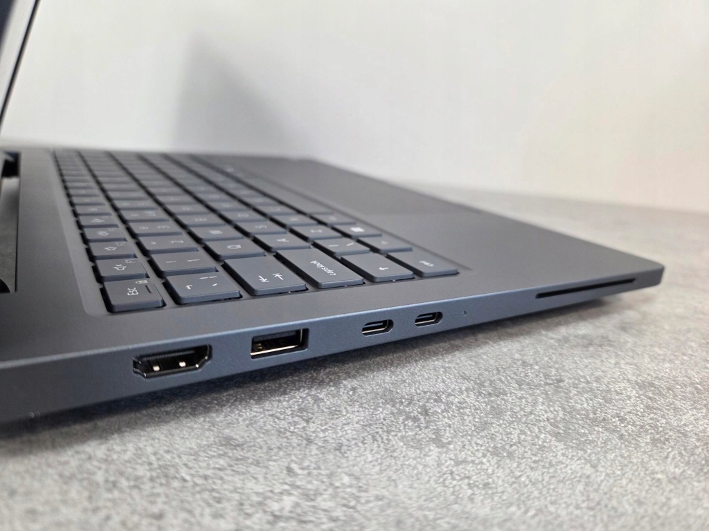 Dell Pro Max 14 MC14250 FHD+ Ultra 7-255H 16GB 512SSD FPR SCR BK W11P 2YR