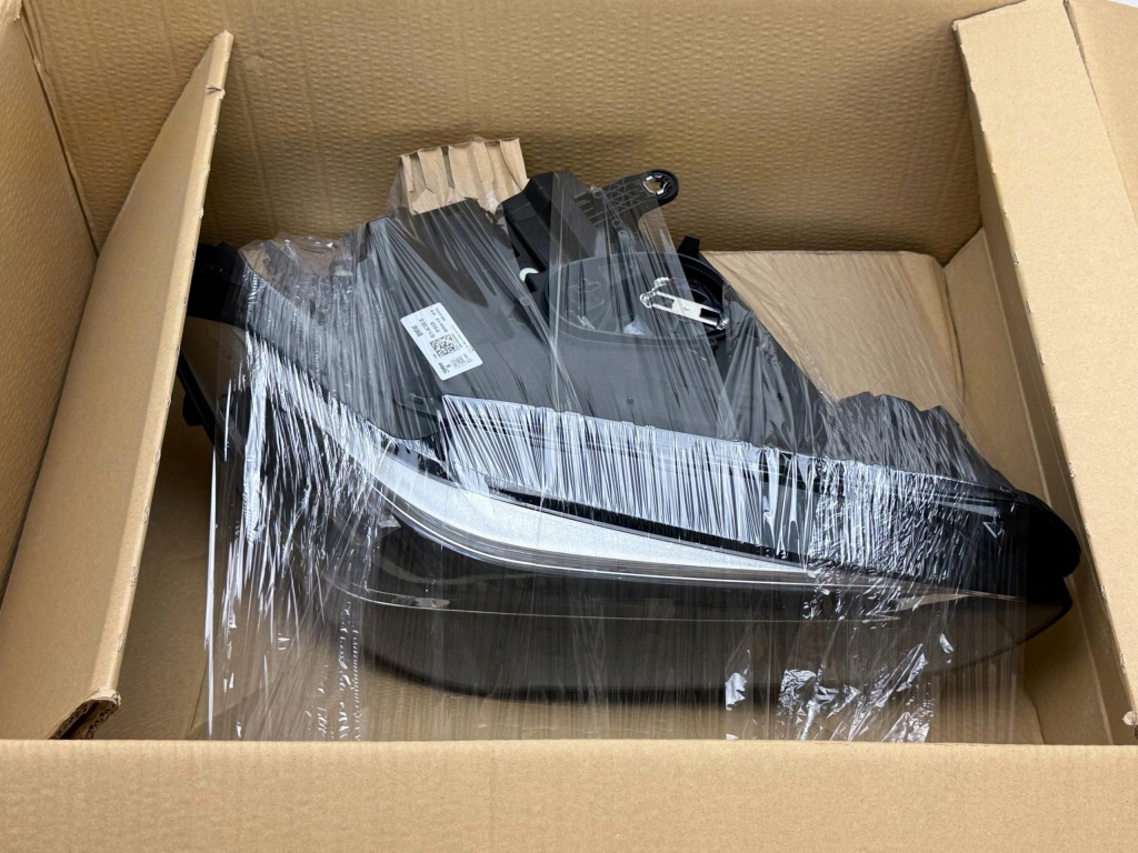 BMW X1 F48 Lci Lampa Prawa Przednia Przód LED AHL Nowa OE 9477826 — zdjęcie 10