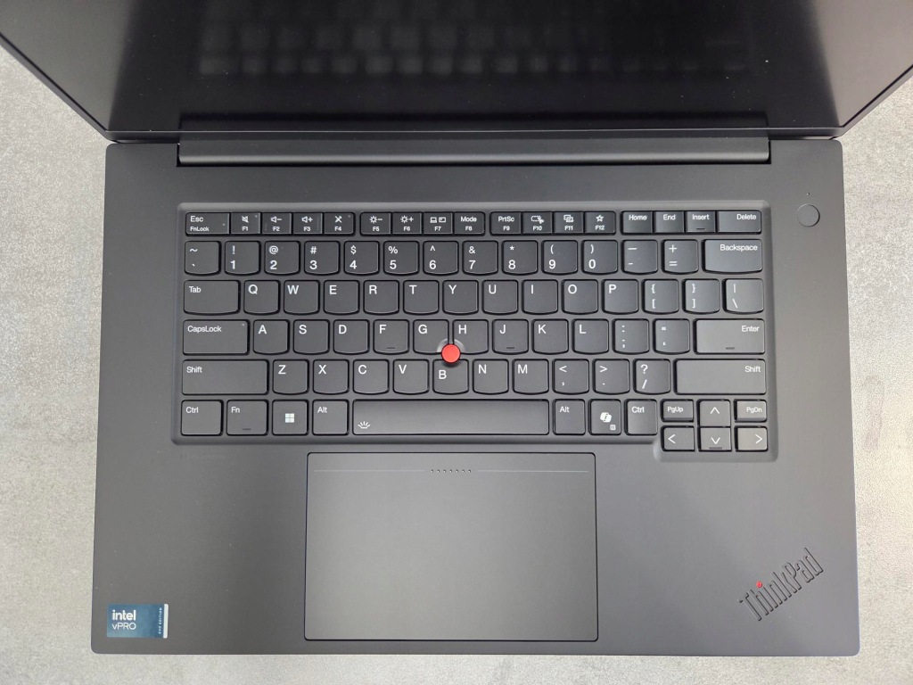 Lenovo ThinkPad P1 Gen 7 Ultra 9-185H 32GB 1TB OLED 3840x2400 RTX 3000 Ada