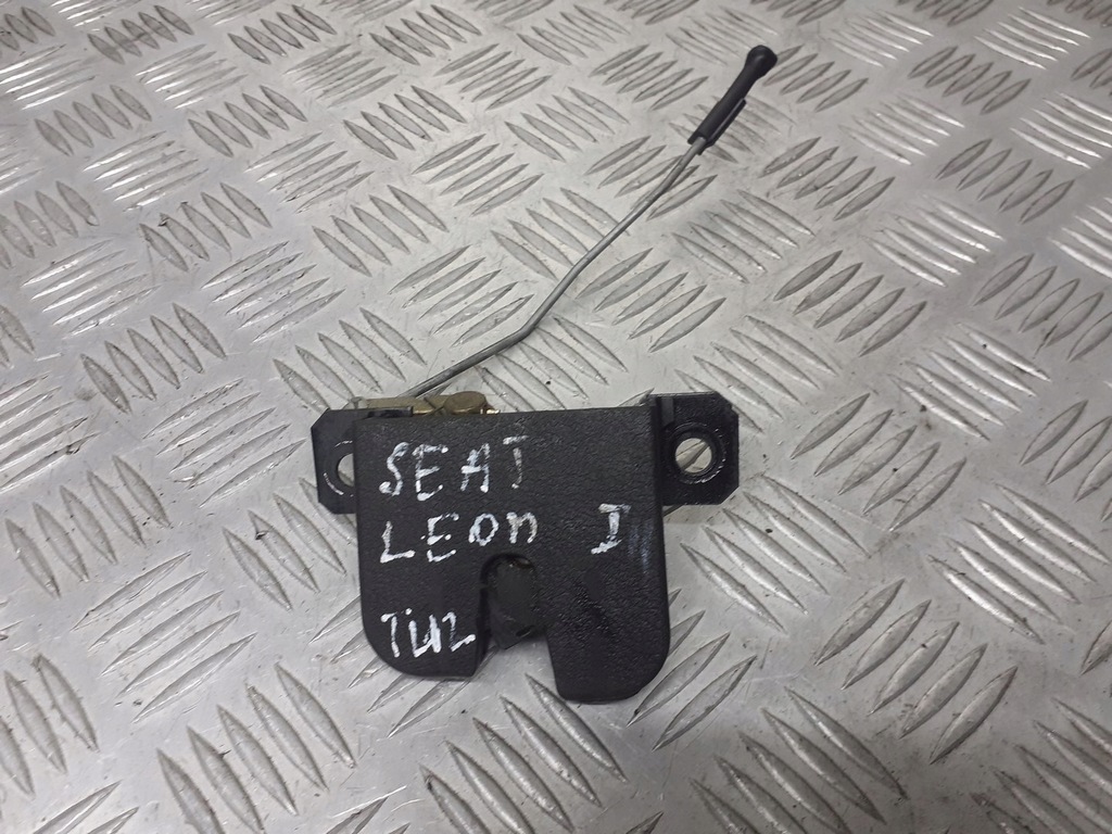 Seat Leon et serrure de coffre 3B9827505C - METO Autoparts