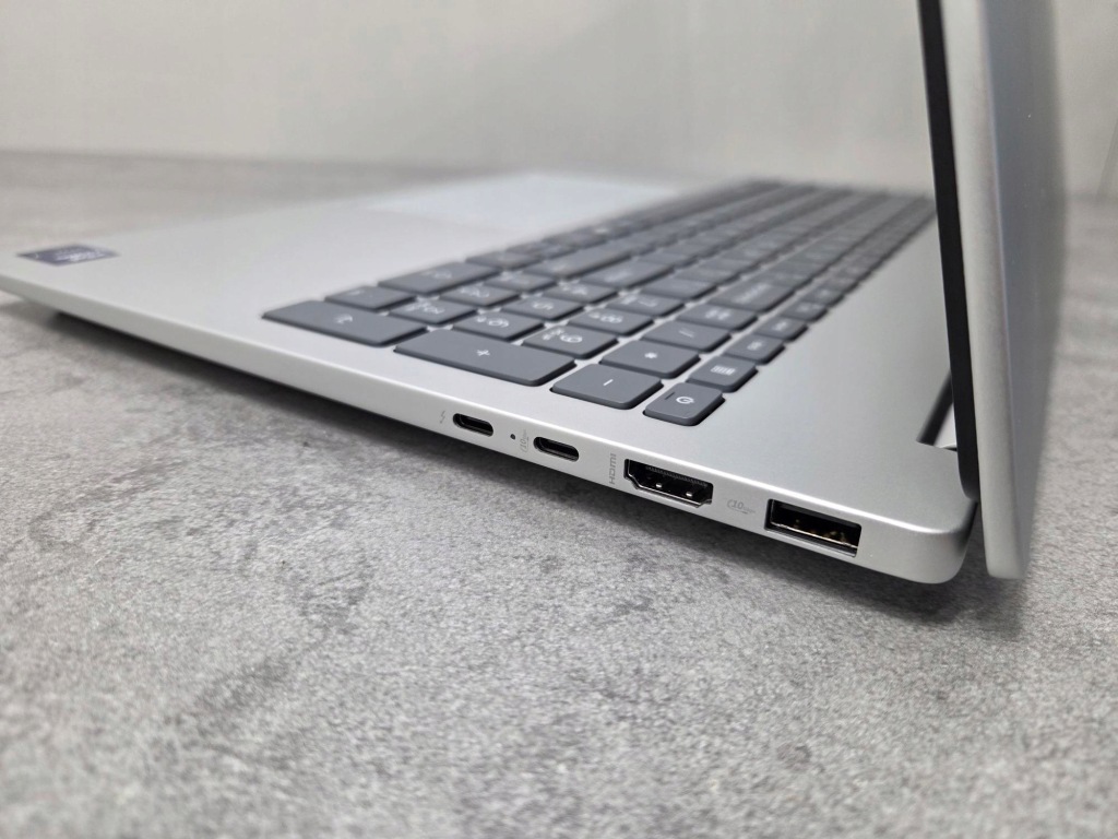 Aluminiowy HP OMNIBOOK 7 16 Ultra Core 9 270H 32GB 1TB SSD 2K OLED Win11Pro