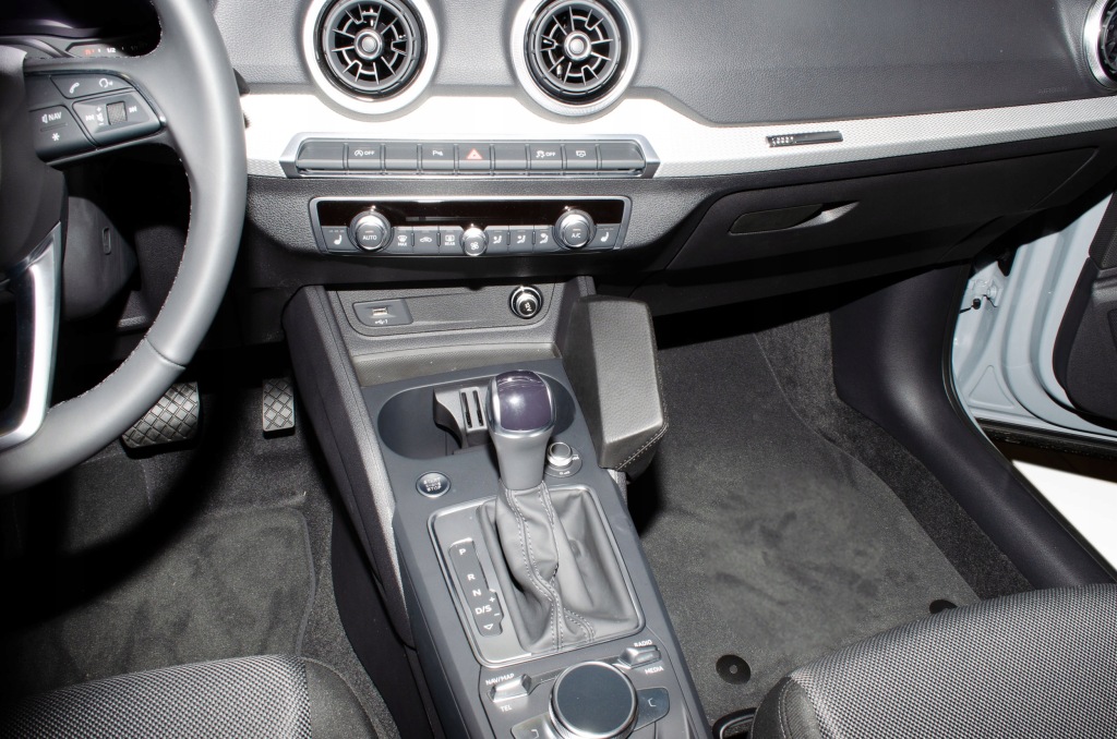 Držák na telefon Kuda Audi Q2 od roku 2016 a Fl od roku 2021