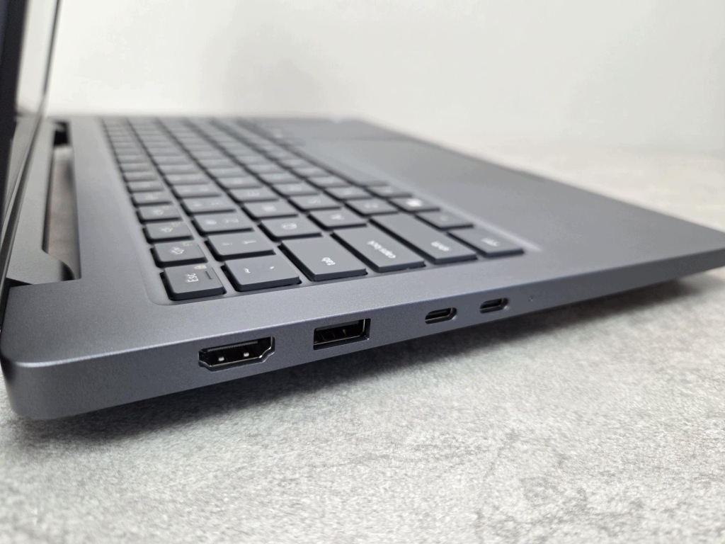 Dell Pro Max 14 MC14250 Ultra 5 235H 16GB 512 RTX PRO 500 Blackwell FHD+