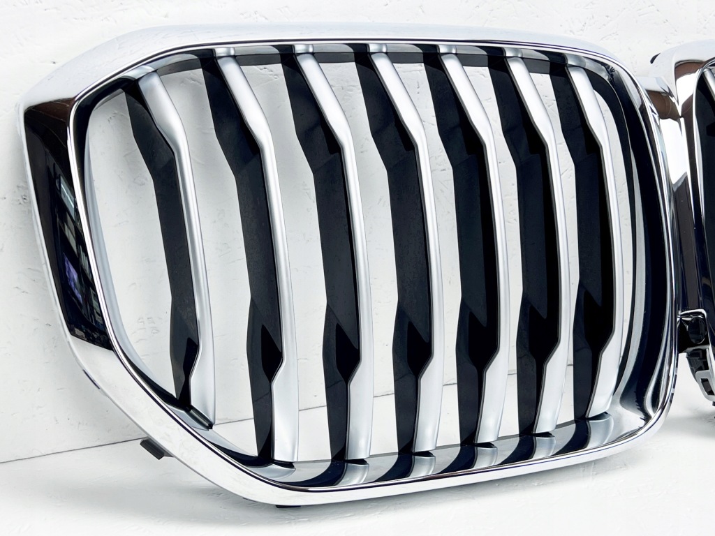 BMW X5 G05 X5L G18 Grill Atrapa Osłona Chłodnicy Kamera OE 7454887 — zdjęcie 2