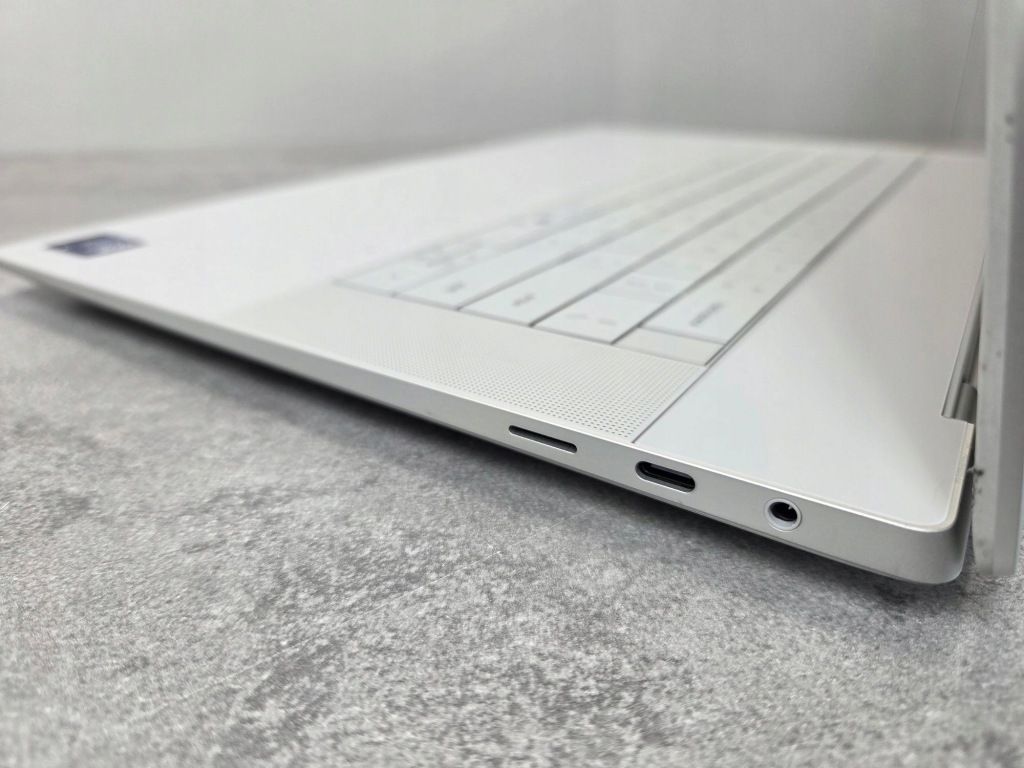 DELL XPS 16 Premium DA16250 Ultra 9-285H 32GB 1TB RTX5060 2K 16.3″ Win11