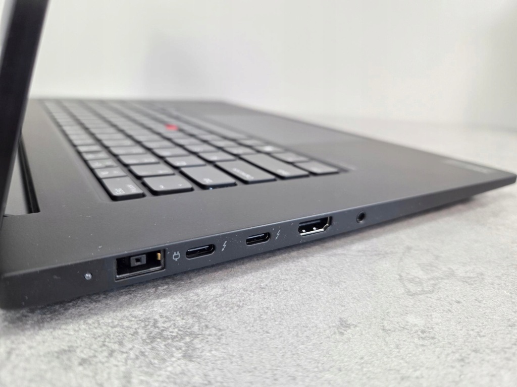 Lenovo ThinkPad P1 Gen 7 Ultra 7 155H 32GB 1TB WUXGA RTX 2000 Ada 11Prof